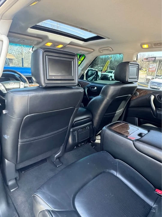 2017 Infiniti QX80 - Image 11 of 16