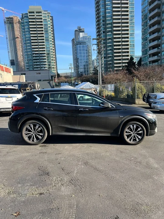 2017 Infiniti QX30 - Image 8 of 10