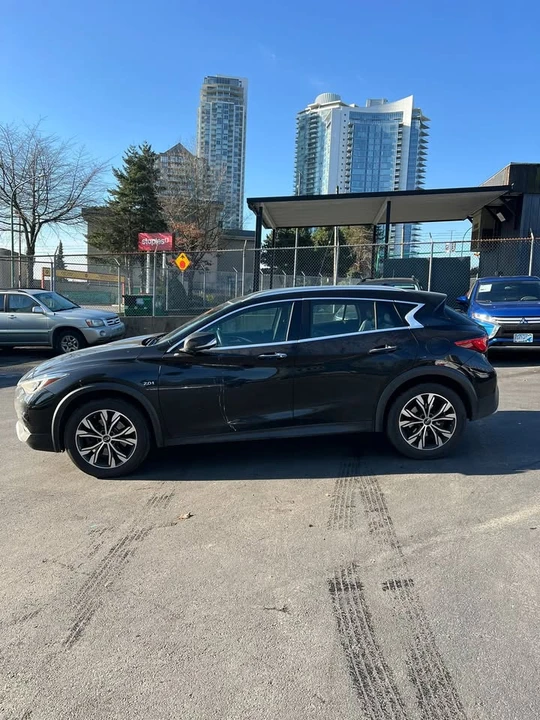 2017 Infiniti QX30 - Image 4 of 10