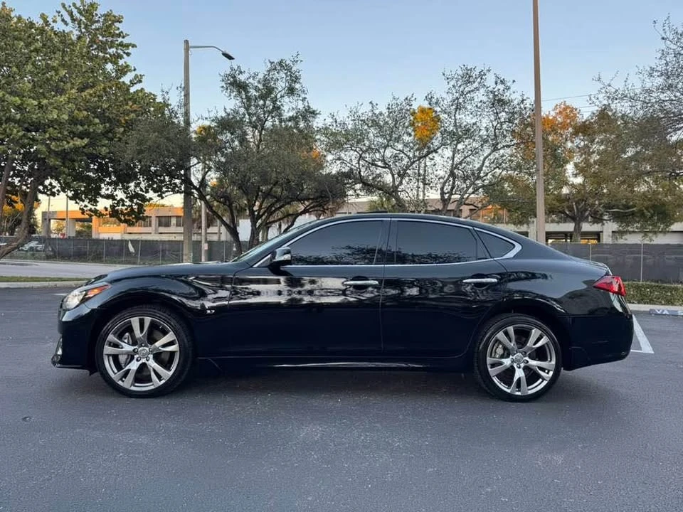 2017 Infiniti M/Q70 4th Gen - Image 2 of 18