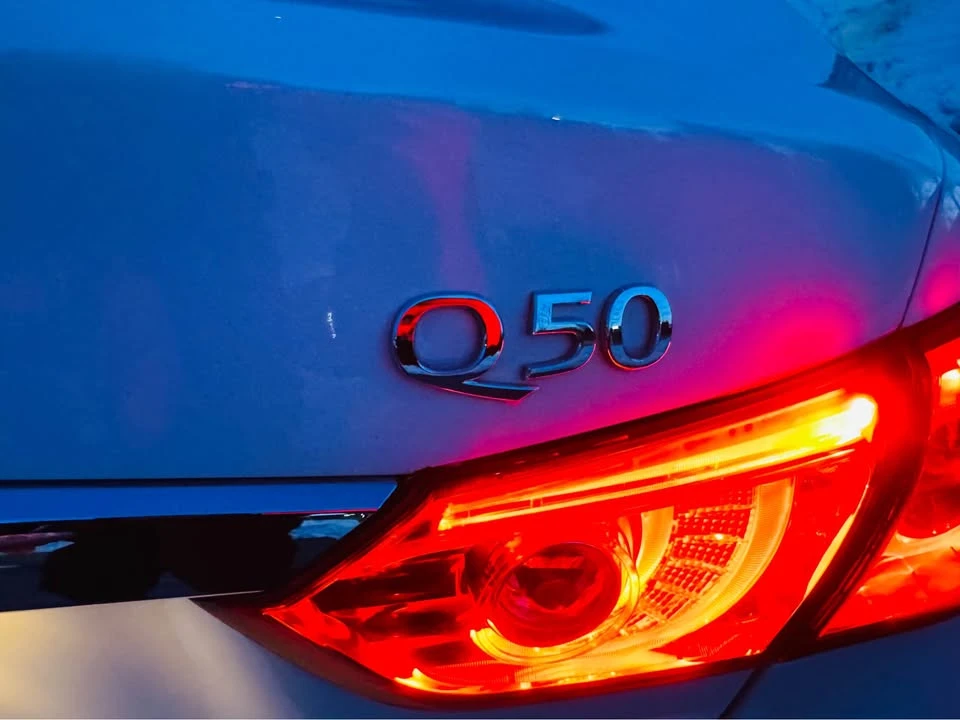 2017 Infiniti Q50 - Image 8 of 19