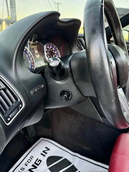 2017 Infiniti Q60 - Image 10 of 17
