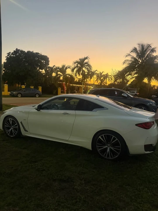 2017 Infiniti Q60 - Image 3 of 3
