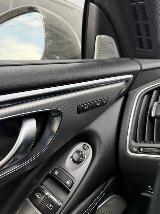 2017 Infiniti Q60 - Image 8 of 8