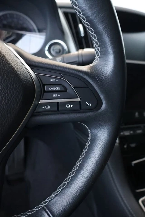 2017 Infiniti Q60 - Image 10 of 17