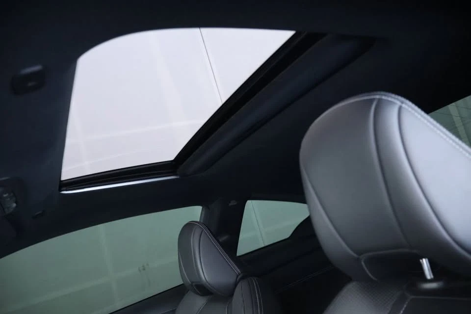 2017 Infiniti Q60 - Image 5 of 19