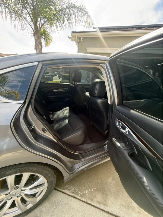 2017 Infiniti M/Q70 4th Gen - Image 10 of 11