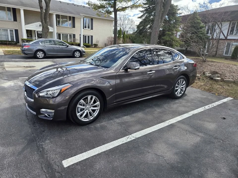 2017 Infiniti M/Q70 4th Gen - Image 2 of 17