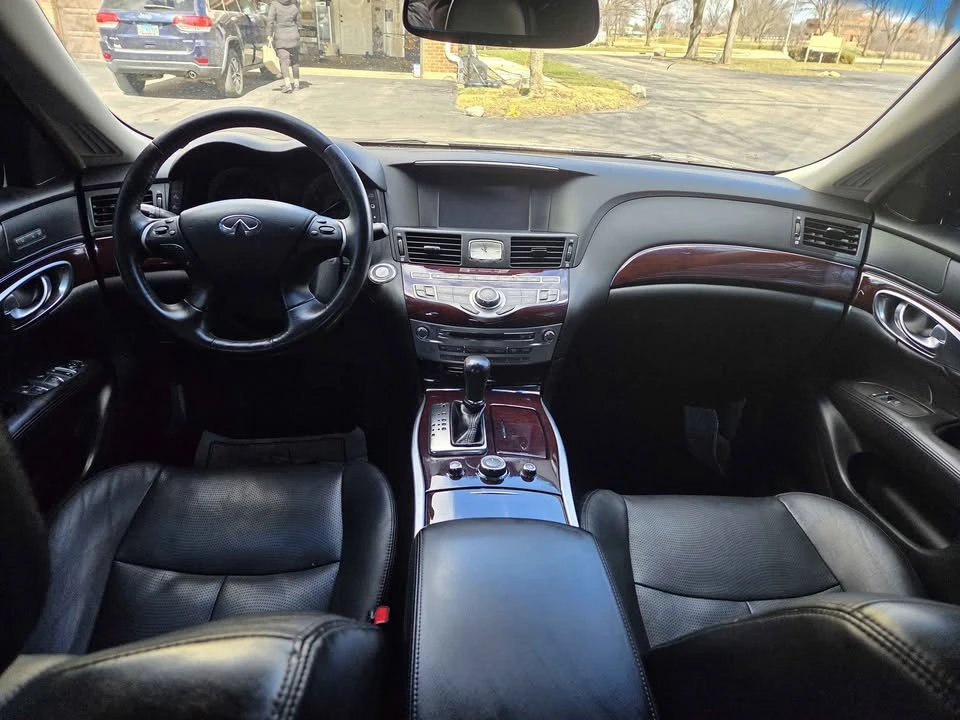 2017 Infiniti M/Q70 4th Gen - Image 16 of 17