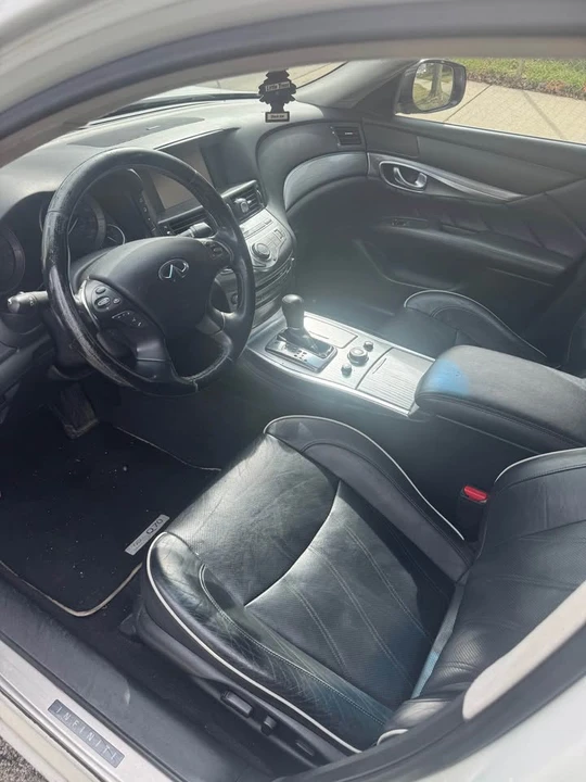 2017 Infiniti M/Q70 4th Gen - Image 5 of 10