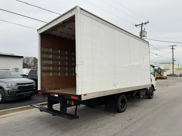2017 Isuzu Elf - Image 5 of 17