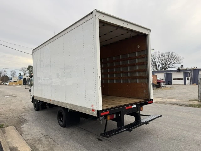 2017 Isuzu Elf - Image 7 of 17