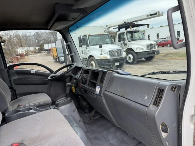 2017 Isuzu Elf - Image 12 of 17