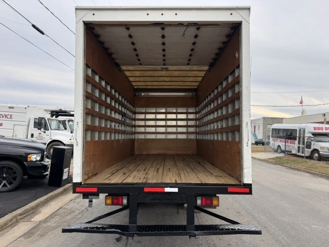 2017 Isuzu Elf - Image 6 of 17