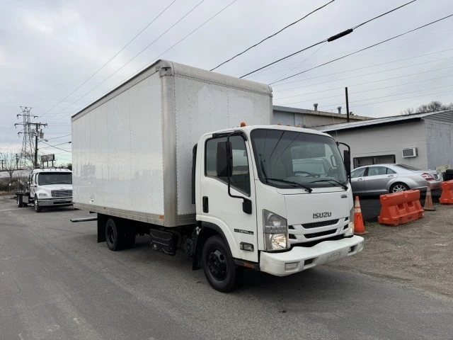 2017 Isuzu Elf - Image 3 of 17