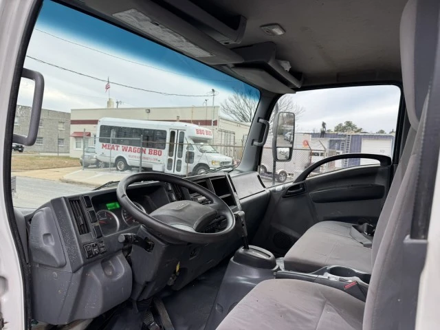 2017 Isuzu Elf - Image 10 of 17