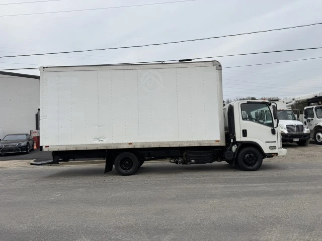 2017 Isuzu Elf - Image 4 of 17