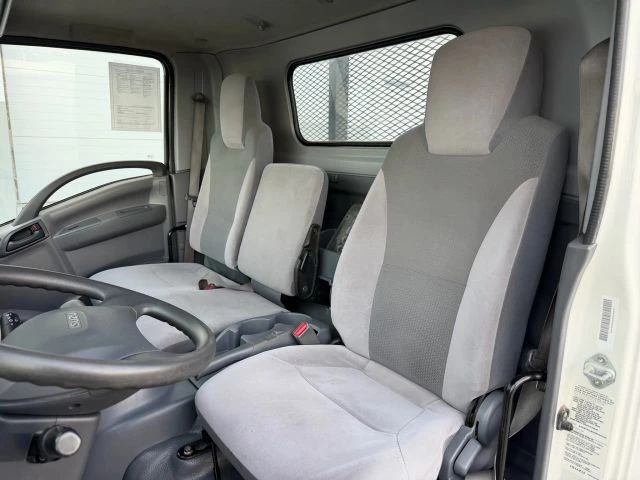 2017 Isuzu Elf - Image 10 of 21