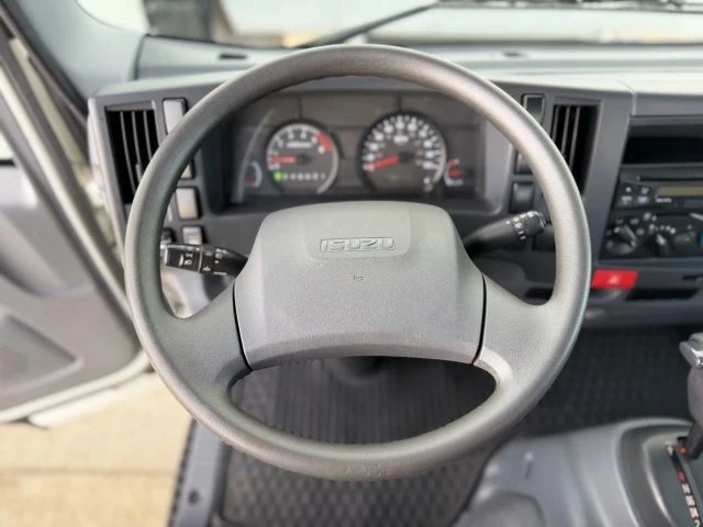 2017 Isuzu Elf - Image 20 of 21