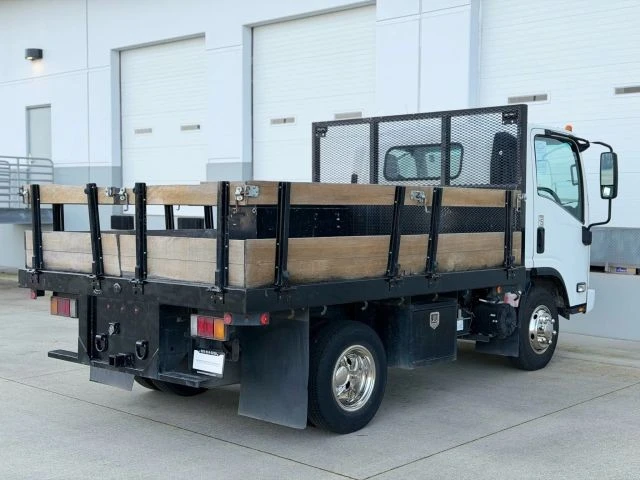 2017 Isuzu Elf - Image 5 of 21