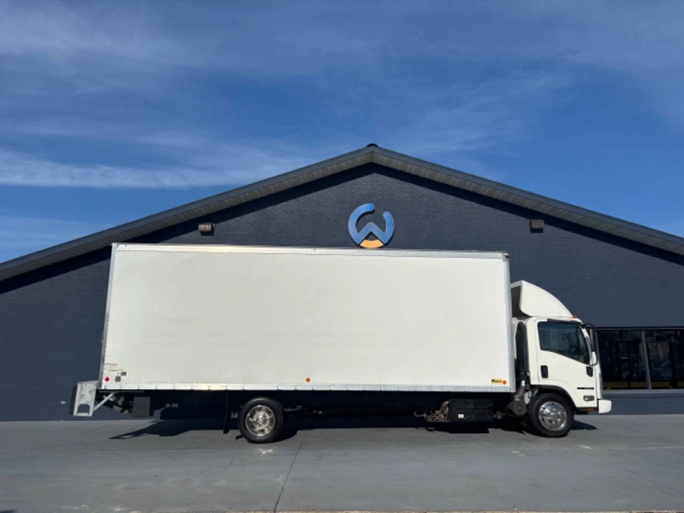 2017 Isuzu Elf - Image 2 of 12