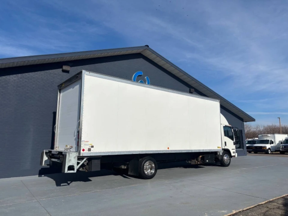 2017 Isuzu Elf - Image 5 of 12