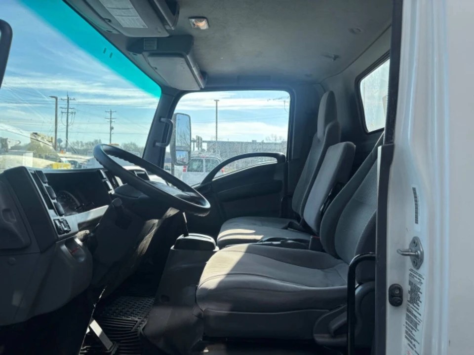 2017 Isuzu Elf - Image 11 of 12