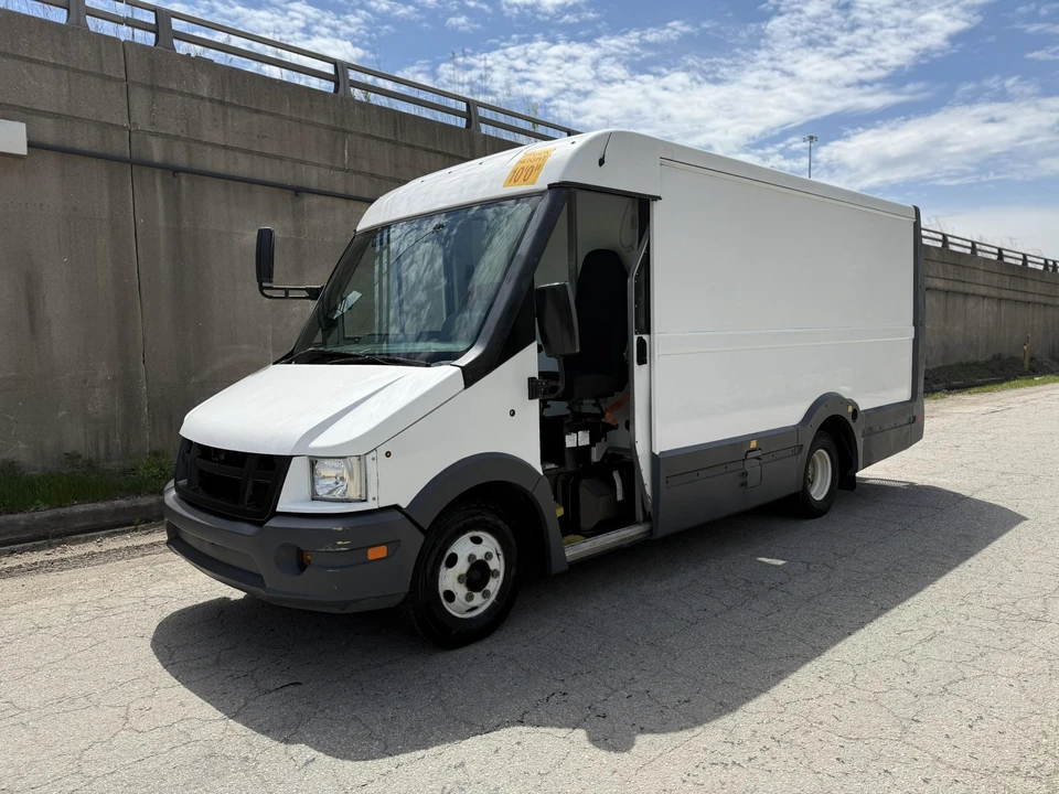 2017 Isuzu Elf - Image 5 of 31
