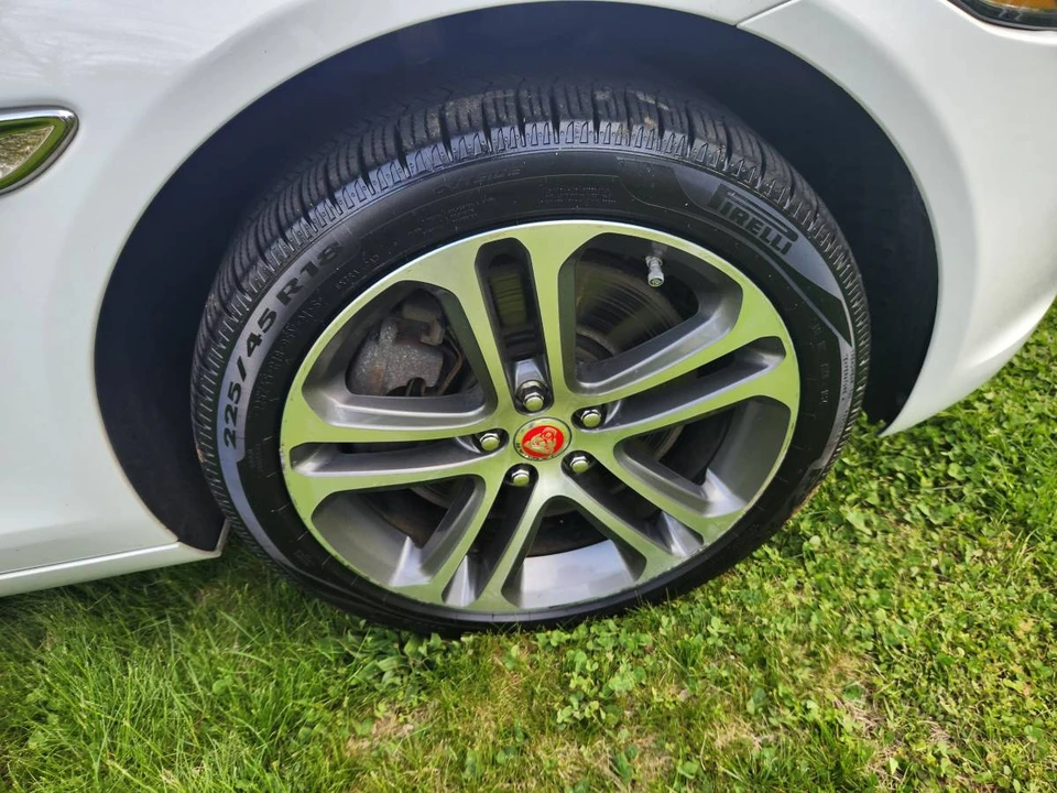 2017 Jaguar XE - Image 6 of 21