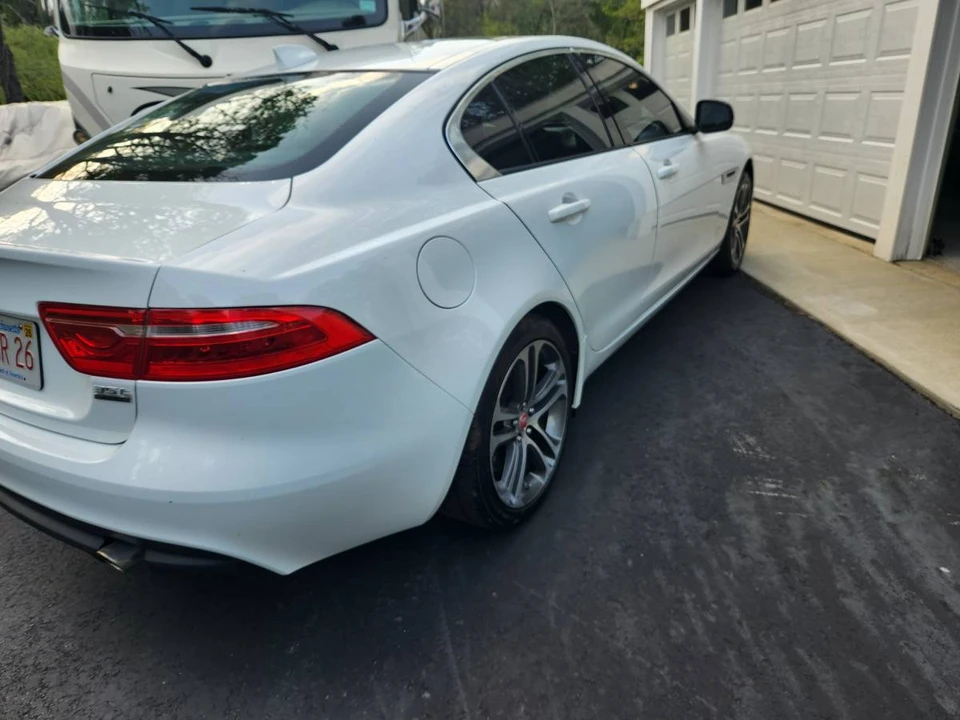 2017 Jaguar XE - Image 13 of 21
