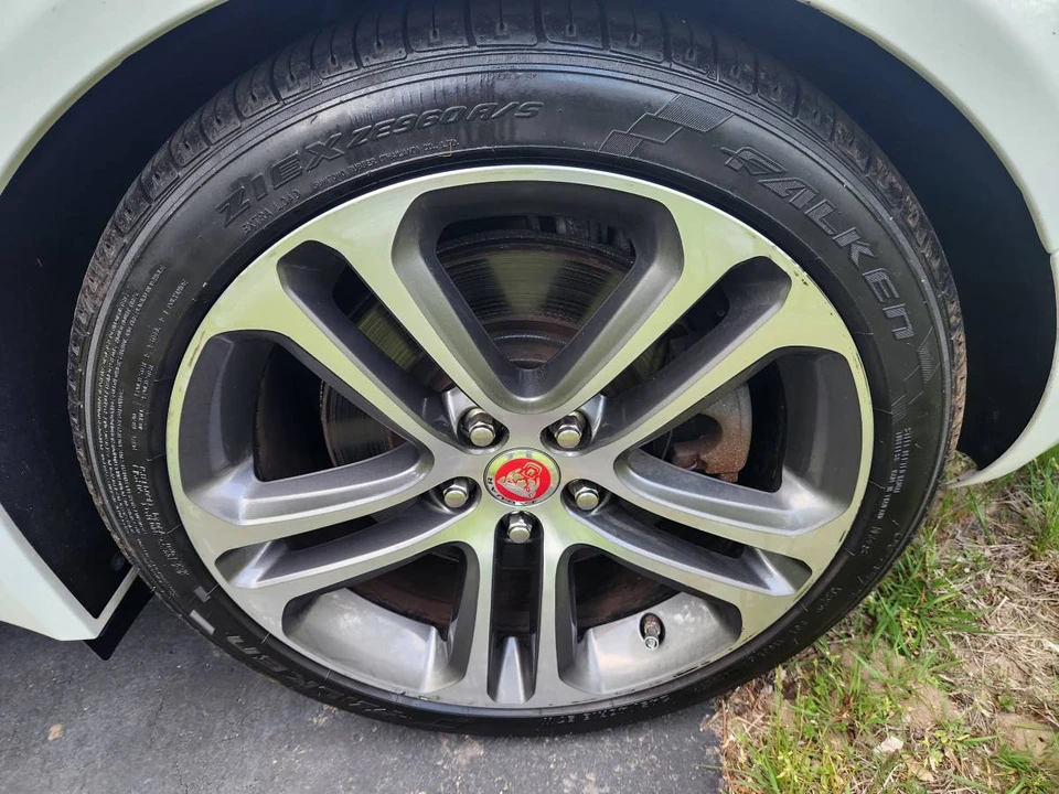 2017 Jaguar XE - Image 8 of 21