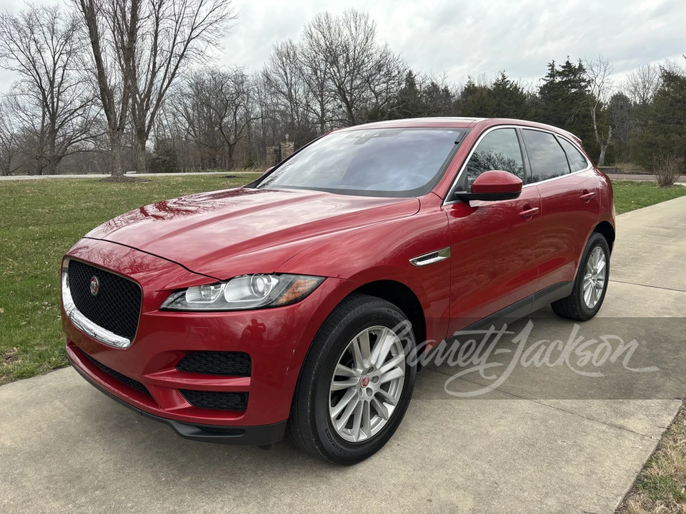 2017 Jaguar F-Pace - Image 10 of 14