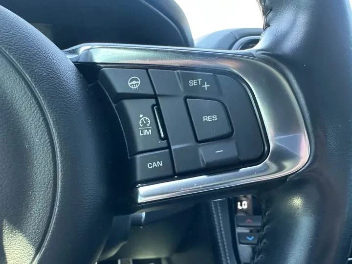 2017 Jaguar F-Pace - Image 12 of 18
