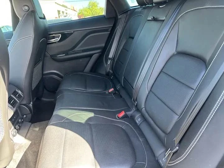 2017 Jaguar F-Pace - Image 9 of 18