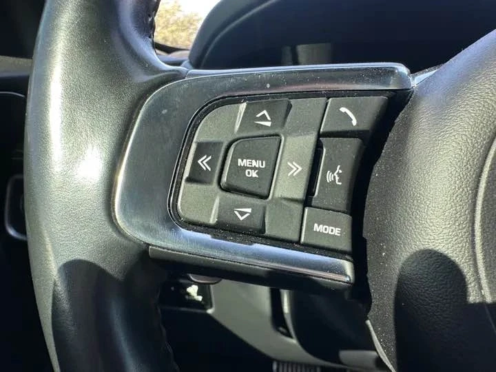 2017 Jaguar F-Pace - Image 10 of 18