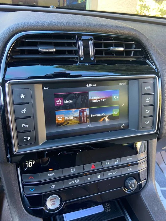 2017 Jaguar F-Pace - Image 12 of 17