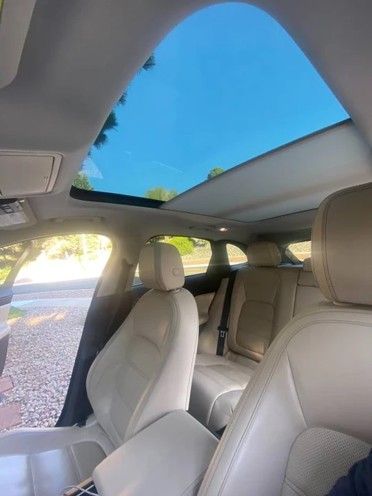2017 Jaguar F-Pace - Image 10 of 17