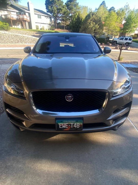 2017 Jaguar F-Pace - Image 5 of 17