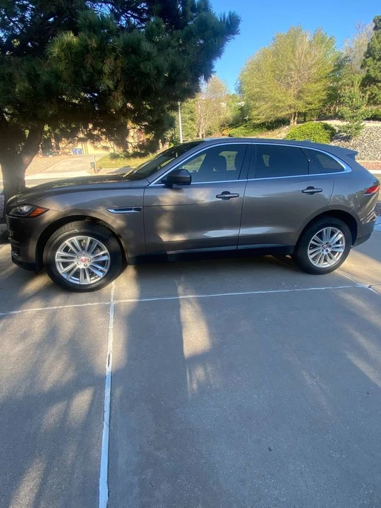2017 Jaguar F-Pace - Image 4 of 17
