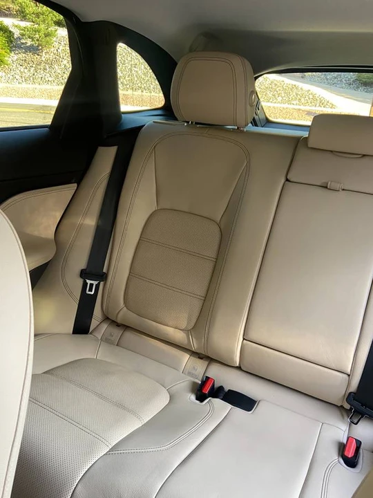 2017 Jaguar F-Pace - Image 16 of 17