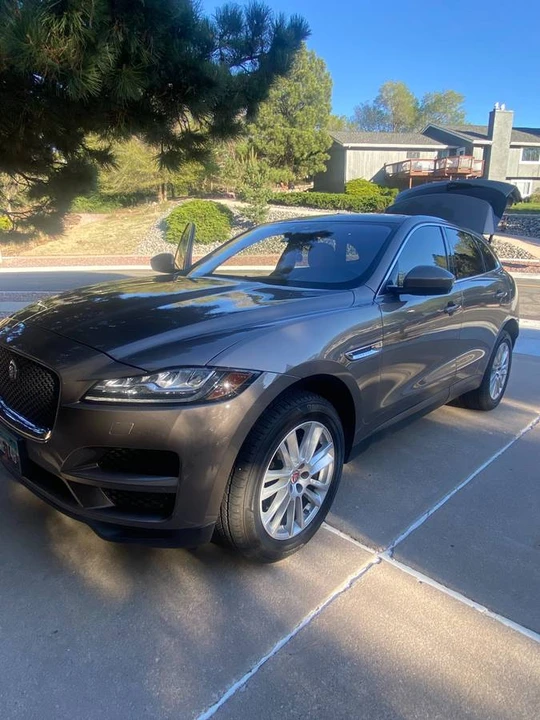 2017 Jaguar F-Pace - Image 2 of 17