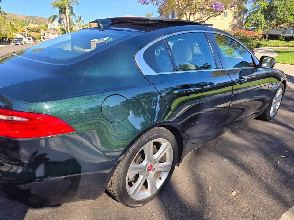 2017 Jaguar XE - Image 6 of 20