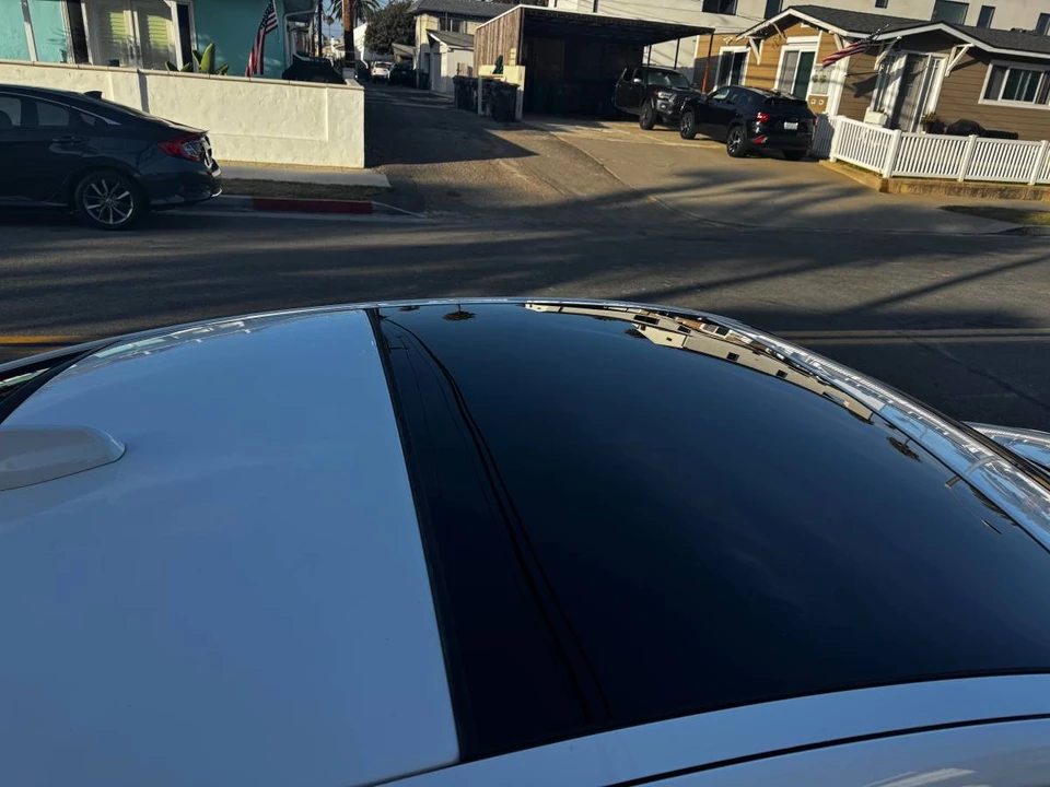 2017 Jaguar XE - Image 10 of 12
