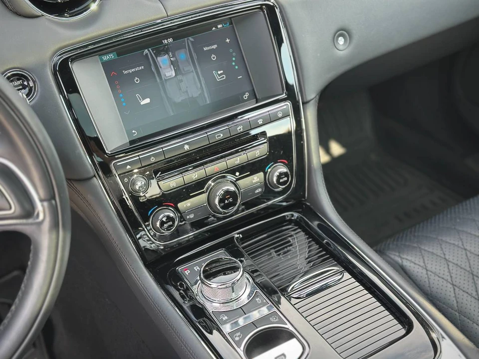 2017 Jaguar X351 XJ - Image 13 of 16