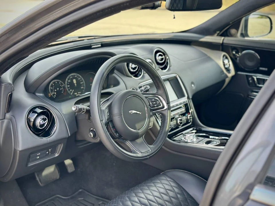2017 Jaguar X351 XJ - Image 8 of 16