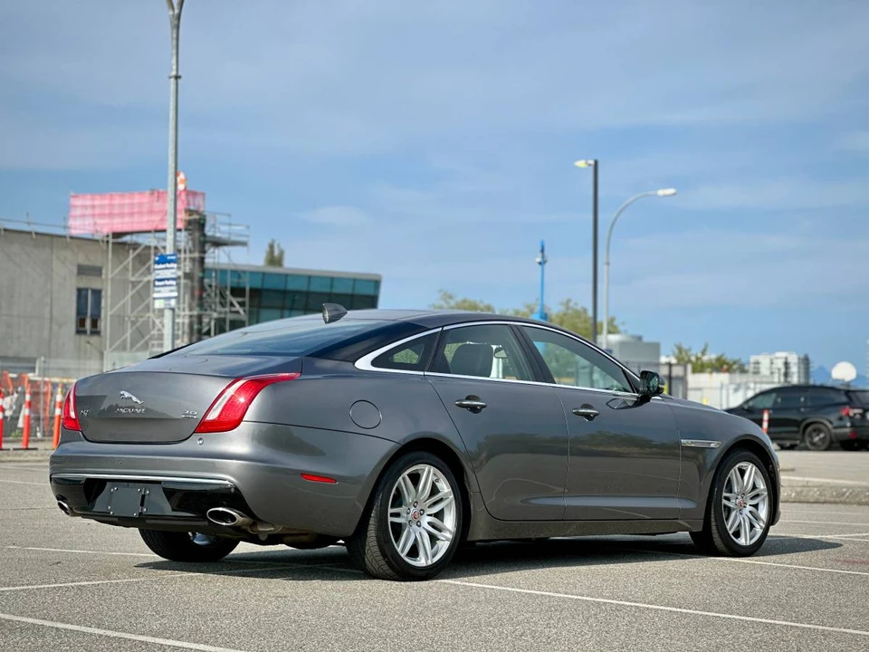 2017 Jaguar X351 XJ - Image 4 of 16