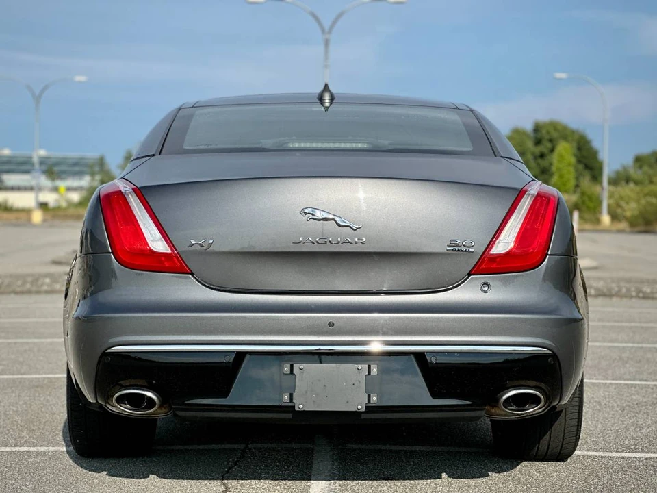 2017 Jaguar X351 XJ - Image 6 of 16