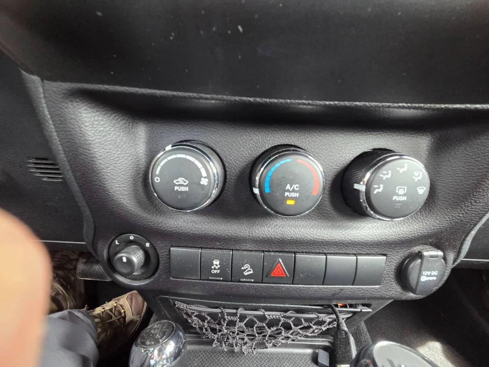 2017 Jeep JK Wrangler - Image 14 of 20