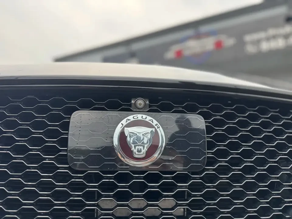 2017 Jaguar F-Pace - Image 3 of 20