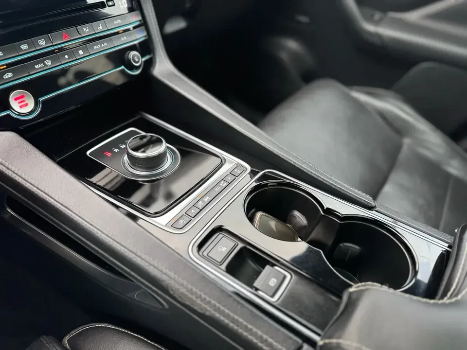 2017 Jaguar F-Pace - Image 17 of 20